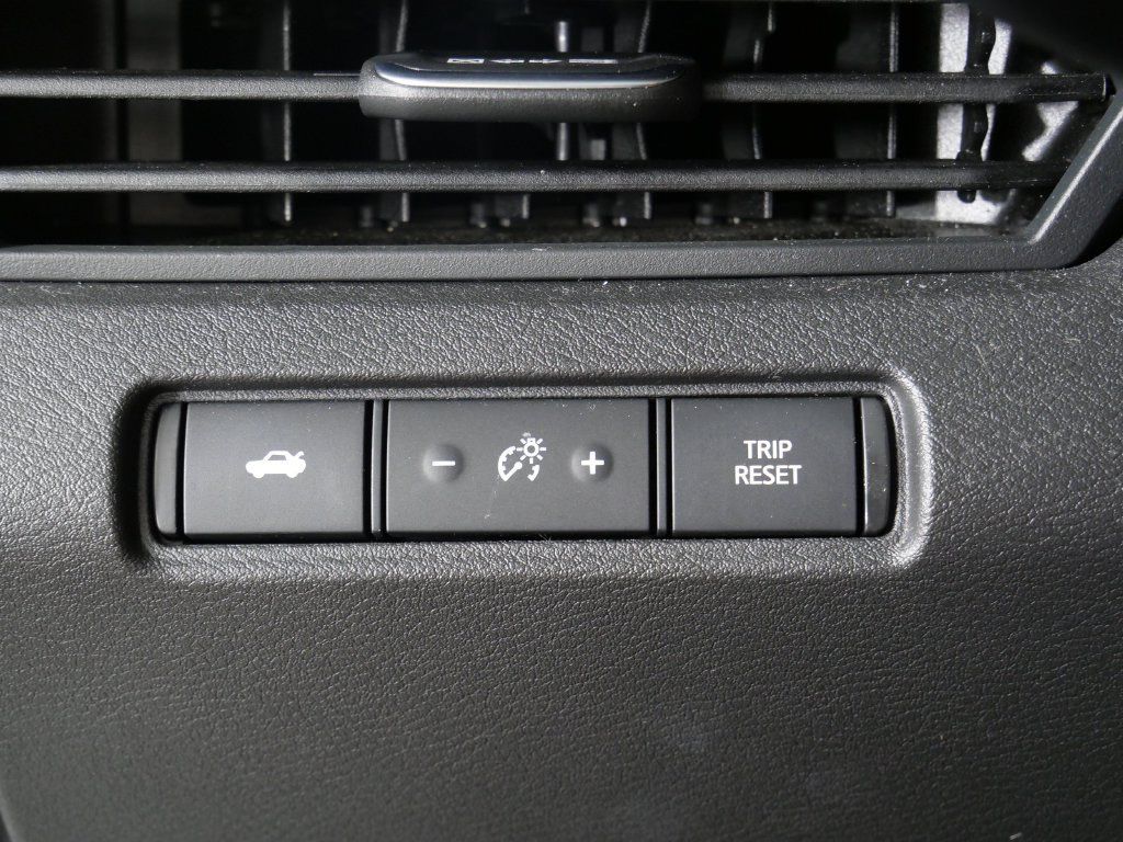 Used 2025 Nissan Altima 2.5 SR AWD/4WD image 24