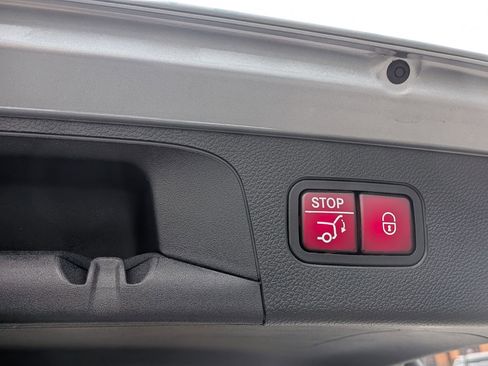 Used 2022 Mercedes-Benz GLC 300 4MATIC image 33