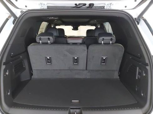 New 2026 Chevrolet Traverse RS w/ LPO, Floor Liner Package FWD image 27