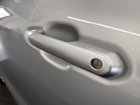 Used 2023 Toyota Highlander XLE image 13