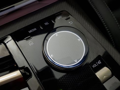 Used 2025 BMW X3 xDrive30i w/ Convenience Package image 21