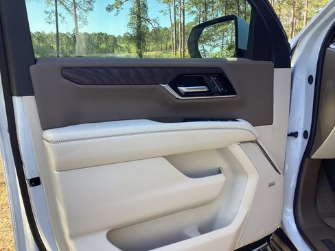 New 2026 GMC Yukon Denali image 12