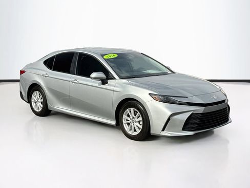 Used 2026 Toyota Camry LE FWD image 3
