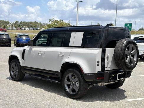 New 2026 Land Rover Defender 110 X-Dynamic SE AWD/4WD image 3