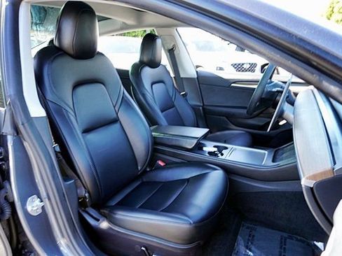 Used 2023 Tesla Model 3 Standard Range image 12