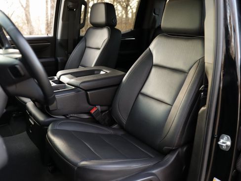 Used 2025 GMC Sierra 1500 SLT image 24