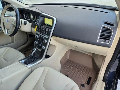 Used 2015 Volvo XC60 T5 image 2