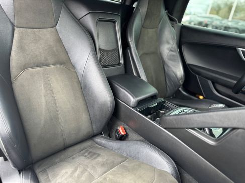 Used 2019 Jaguar F-TYPE Convertible image 35