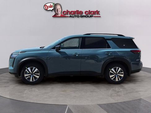 New 2026 Nissan Pathfinder SL FWD image 4