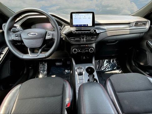 Certified 2025 Ford Escape ST-Line FWD image 9