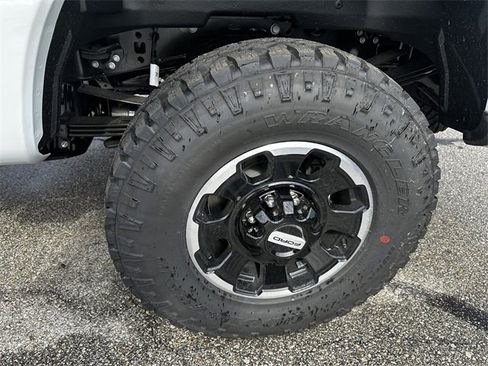 New 2026 Ford F250 Platinum w/ Tremor Off-Road Package image 4