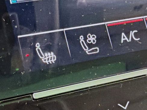 Used 2025 Audi Q8 Premium Plus image 22