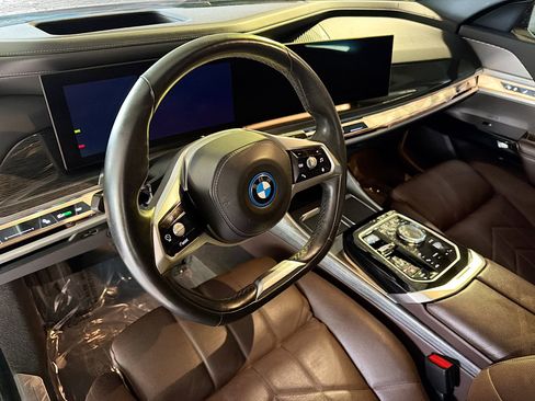 Used 2024 BMW i7 eDrive50 RWD image 25