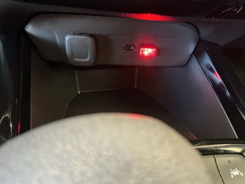 Used 2025 Chevrolet Trax RS w/ Driver Confidence Package image 19