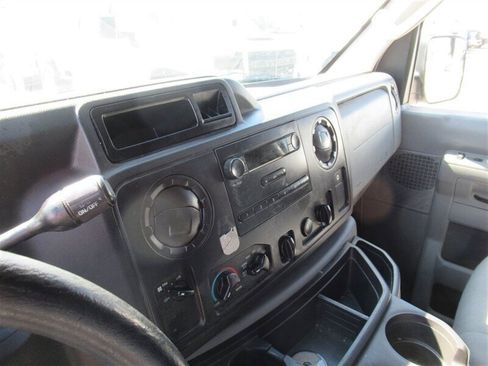 Used 2013 Ford E-150 and Econoline 150 RWD image 19