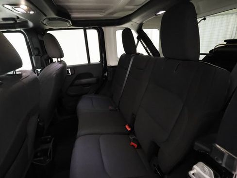 Used 2023 Jeep Wrangler Sahara image 19