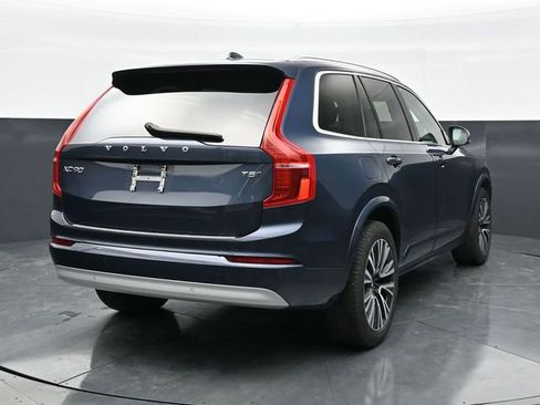 Used 2022 Volvo XC90 T5 Momentum w/ Climate Package AWD/4WD image 7