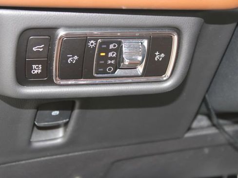 Used 2023 Lincoln Nautilus Reserve w/ Equipment Group 201A AWD/4WD image 12