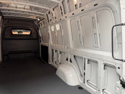 Used 2024 Mercedes-Benz Sprinter 2500 image 24