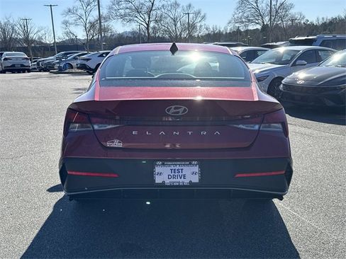 New 2026 Hyundai Elantra SE image 6