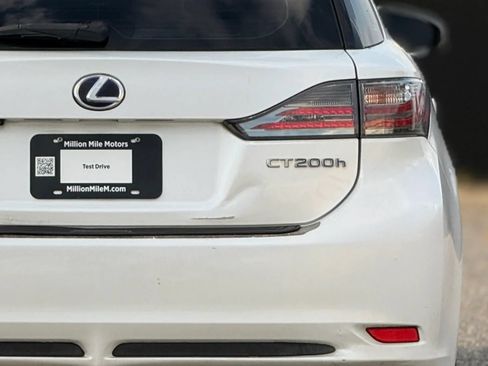 Used 2013 Lexus CT 200h w/ Premium Pkg w/Backup Camera FWD image 14