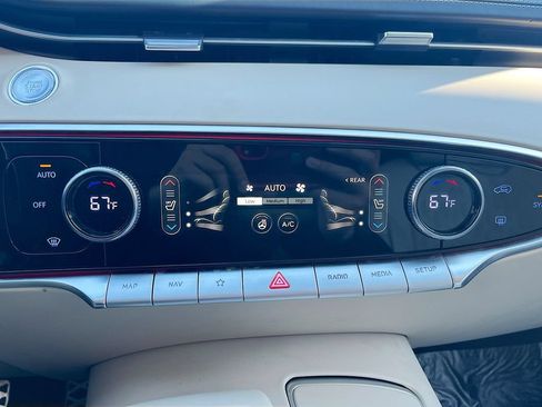 Used 2025 Genesis GV70 3.5T Sport w/ Sport Advanced Package AWD/4WD image 16