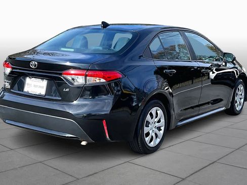 Used 2021 Toyota Corolla LE image 12