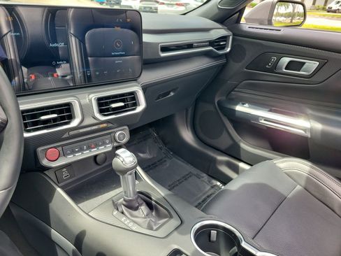 Used 2025 Ford Mustang Premium image 24