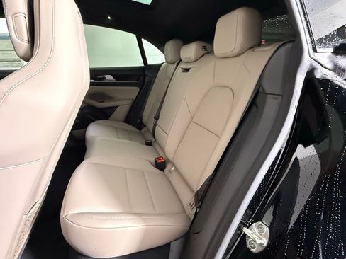 New 2025 Porsche Macan Electric image 25