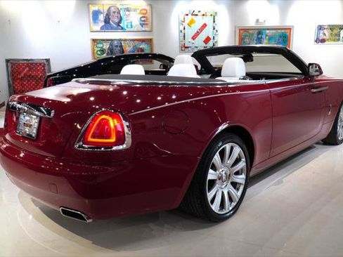Used 2017 Rolls-Royce Dawn image 16
