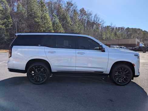 Used 2023 Cadillac Escalade Premium Luxury image 10