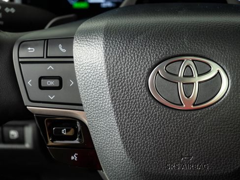 Used 2026 Toyota Camry XSE w/ Premium Plus Package FWD image 9