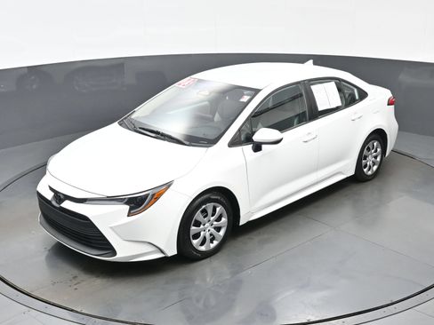 Used 2023 Toyota Corolla LE FWD image 34