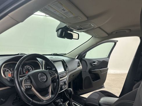 Used 2015 Jeep Cherokee Latitude w/ Comfort/Convenience Group image 30