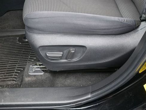 Used 2023 Toyota Highlander LE image 22