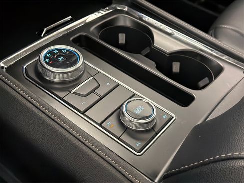 Used 2022 Ford Expedition XLT image 33