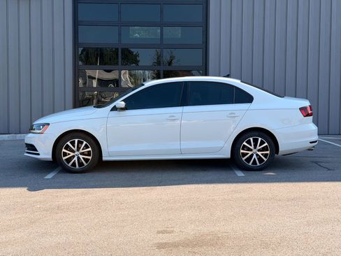 Used 2017 Volkswagen Jetta SE FWD image 8