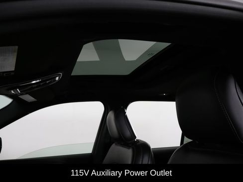Used 2023 Jeep Grand Cherokee Altitude AWD/4WD image 17