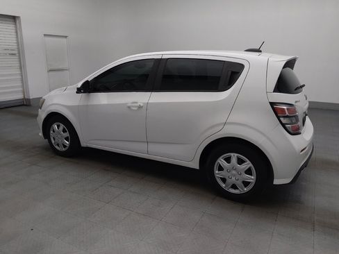 Used 2018 Chevrolet Sonic LT FWD image 3