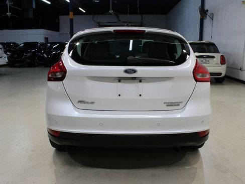 Used 2016 Ford Focus Titanium image 5