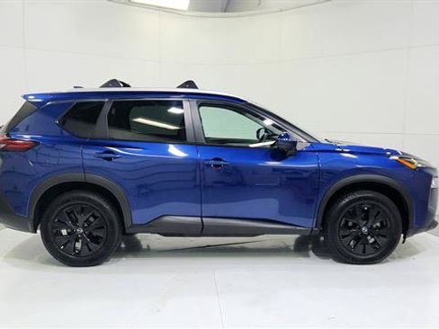 Certified 2022 Nissan Rogue SV w/ SV Premium Package AWD/4WD image 9