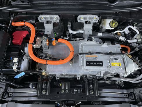 Certified 2024 Nissan Ariya AWD image 27