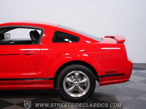 Used 2005 Ford Mustang GT RWD image 20