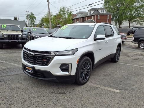 Used 2023 Chevrolet Traverse RS AWD/4WD image 3
