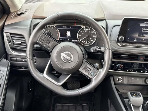 Used 2023 Nissan Rogue SV w/ SV Premium B Package image 15