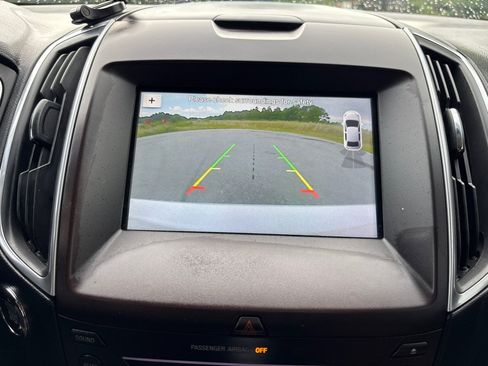 Used 2017 Ford Edge Titanium w/ Equipment Group 301A FWD image 17