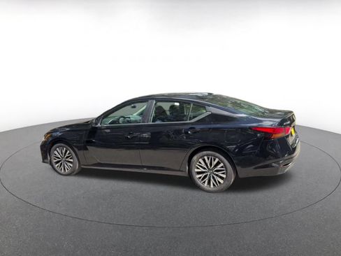 Used 2026 Nissan Altima 2.5 SV FWD image 10