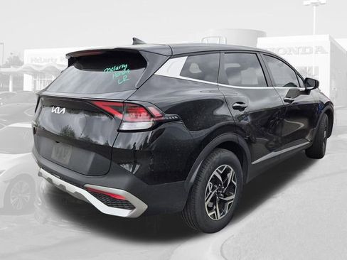 Used 2024 Kia Sportage LX image 6