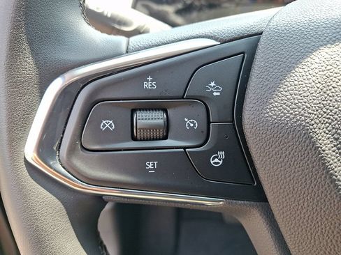Certified 2024 Chevrolet Trax LT w/ LT Convenience Package FWD image 20