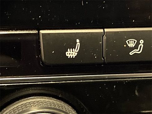 Used 2018 Volkswagen Passat 2.0T R-Line image 26